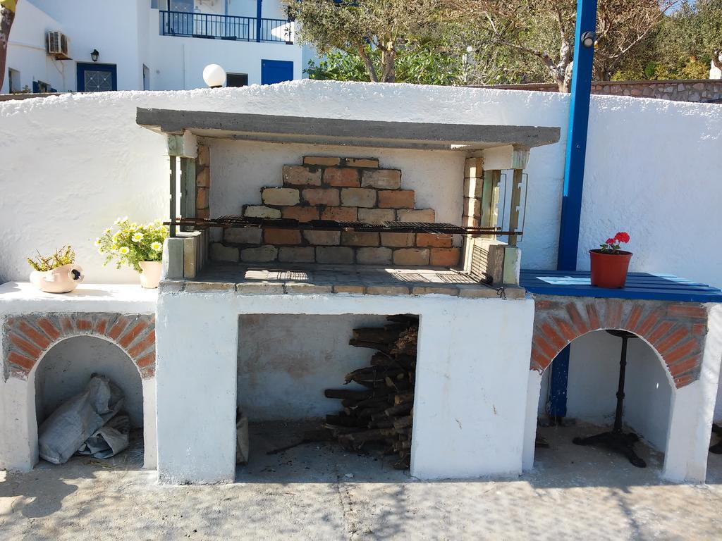 Sarris Planet Apartman Ermúpoli Szoba fotó